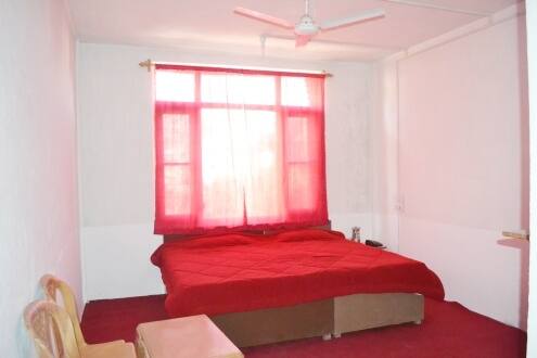 Hotel Reshi Mahal, Srinagar 2